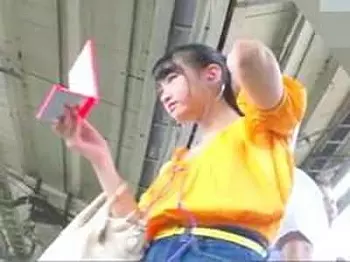 【パンモロ】ついにこっち系に走り出したかww逆さ丸見えパンティに感無量でございます！！
