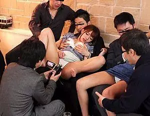 金持ちのオヤジが主催のパーティーでまさかオレの彼女がオヤジどもの餌食になるなんてっ&hellip;！