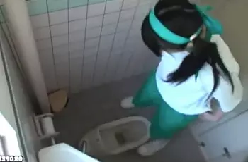 幼いカラダ最高だ...ﾆﾁｬｱｗ/痴漢師に犯され大量失禁お漏らしアクメ！運動会中にレイプされる美乳ロリ美少女JC！