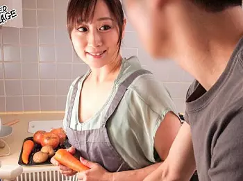 川上ゆう｜彼女のお母さん&times;種付け誘惑不倫｜彼女のママに童貞を奪われた俺ｗ
