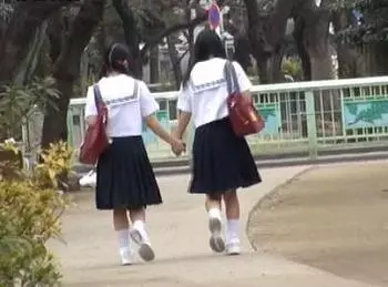学校帰りの仲良しJC2人組を拉致！友達の目の前で無毛の子供マンコを順番に犯す！