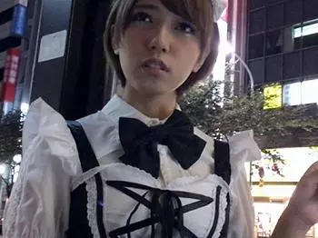 ●外国人ナンパ●アニコスイベントで来日した外人娘。日本チンポをフェラ抜きごっくんする淫乱のメイド素人痴女