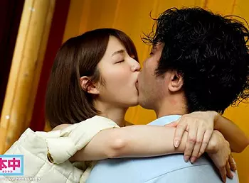 キスしてるだけでめちゃくちゃ濡れて、マン汁トロトロに糸引いちゃうんですよ。 中出しまで許してくれました&hellip;
