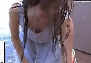 お宝動画発見！ハプニング映像発見！小嶋陽菜 ドッキリでおっぱいポロリ？マジでヤバすぎるだろ！