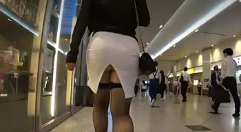 【痴女のお散歩】美女のハミケツ見せつけ動画♡