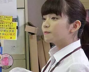 【SOD】史上最も恥ずかしがり屋とも言われるSOD美女社員！ウブな娘が自らを変える為、自分なりの限界エロに挑戦！チョッ待