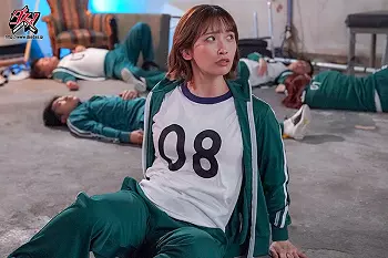 恋人を救うため嫌悪感しかない男たちに体を弄ばれ一早くイカされたら脱落するイカセゲームに巻き込まれた彼女がジャージ姿で乱交