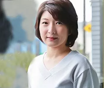 （ながえスタイル）結合部が見たくて剃毛パイパンにした淫乱人妻&hellip;SEX依存で義兄も義父も穴兄弟にした鬼畜な絶倫おばさん