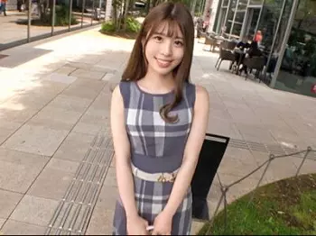 【初撮りスレンダー美女】『もっと奥まで&hellip;』欲求不満なパイパン美女がおチンポに夢中！細身ボディをくねらせ、腰振りまくりのイ