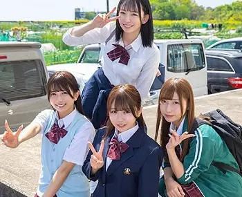 『楽しい思い出作らない？』TV番組を装って声をかけた田舎の女子校生4人組を逃がせて乱交した最高の夏の想い出