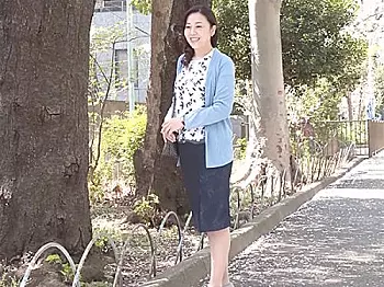 ☆AVデビュー作品・仲岸和美｜初撮り・五十路熟女・浮気妻☆50歳・清楚で上品な感じの奥様がエロ動画撮影に挑戦ですョ～！？