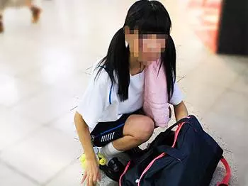 【※心臓の弱い方の閲覧禁止※】『一生マンコ再生不能・中３・レイプ』と題され拡散された犯罪映像がコチラ。公衆トイレでの犯行