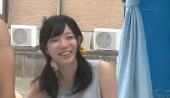 ２２歳の激カワ巨乳女子大生が同級生の男を相手にエロマッサージ