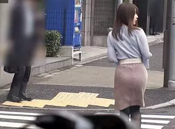 【Gカップ&times;素人】エロかわいいOLお姉さんがパコSEX！痴女り濃厚ジュボフェラ！寝バックで痙攣イキっくす！
