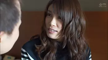 【人妻ナンパ】「イクぅーっ」清楚に見える美人妻が他人棒に淫らに喘ぎ大きく口を開いて顔射ザーメンを舐め取り満足顔