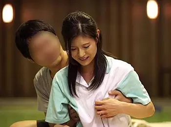 『ちょっと…私たちおばさんだよ//?』婦人会で参加したプール清掃ボランティアで大学生グループのチンポに堕ちた人妻たち
