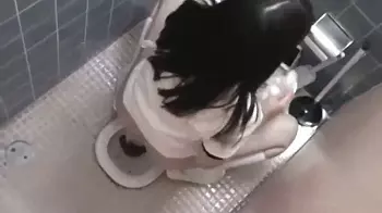 うんちの隠し撮り！あ、固定カメラじゃないんだww