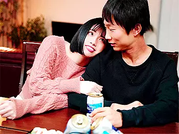 【同僚&times;終電】「何で私とシタの？」泊めて上げた彼女持ち同僚とセックス後にｲﾁｬｲﾁｬして再戦しちゃう美少女ｗ