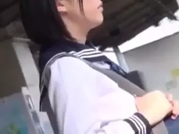【削除注意】『清楚系JKが痴漢レイプ』真面目そうな制服JKを電車内で集団レイプで潮吹き＋中出しセックスしてる所を盗撮
