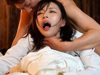 大嫌いな絶倫元彼に媚薬を飲まされ相部屋キメセクNTR&hellip;自我崩壊アヘ顔で犯され続ける巨乳美人の衝撃映像【伊藤舞雪】