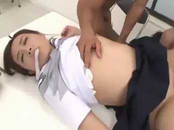 真面目で大人しそうなJKをターゲットにして媚薬漬けにしてみんなでやりたい放題悪戯しちゃった
