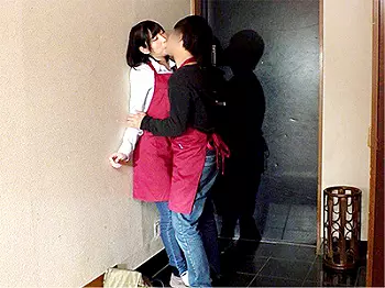 【人妻&times;NTR】同棲中の彼女が旅行中をいい事にバイト先のパート主婦を連れ込んでシコBODYにぶち込みSEX堪能ｗ