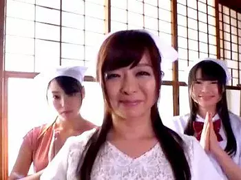 母娘3人が紡ぐ愛と感動の昭和ライクなエロドラマ！名物！手マン潮吹きお漏らしの潮茶漬け！着衣フェラ抜き舌射口内射精！