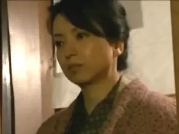 誰なのか顔がわからないように顔を隠し昔ながらの未亡人への夜這いの風習がエロい ヘンリー塚本