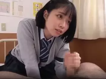 【手コキ射精】清楚系の制服JKに手コキで精子を搾り取られた件【石原希望】