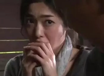 【ヘンリー塚本】脱走を決意した女&hellip;手伝ってもらう代わり男たちに身体を売ってセックス奴隷に！