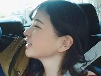 【小悪魔&times;素人】身長148センチミニマムでGカップ巨乳の童顔ロリかわいい女がエロハメ！クルマのなかで痴女りフェラ！