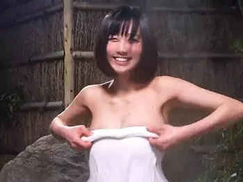 タオルの下やんべぇWWWW巨乳の絶世の天使にｶﾚﾋﾟ有でも関わらずNTR‼