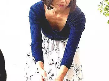 ＜四十路！＞「ババア・・・まさかの？」上品な感じのババア！息子の友達といけない関係になっちゃうゾ！！(アダルト動画)