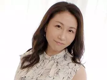 素人ネット応募エロ企画で人妻NTRの不貞セックスする41歳なのにレジェンダリー級の美尻のアラフォー美人奥さま！