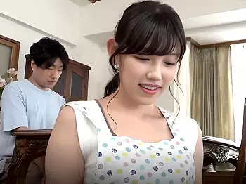 ＜近親相姦＞&rdquo;若妻&rdquo;義母のノーパンでアナル見せつけ無防備に誘惑！たまらずエロ巨尻にデカチン即ハメ！エビ反り無許可中出し♡
