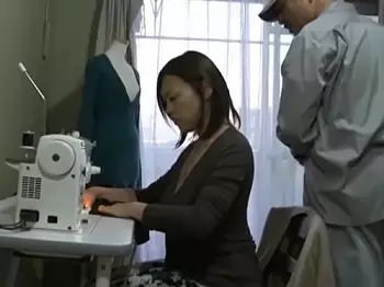 【ヘンリー塚本】帰ったと思った工事業者が押し入れに潜んでいた！巨乳むちむち熟女が犯され望まぬチ〇コを耐えつづける地獄！