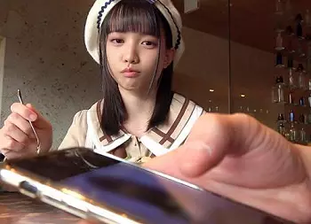 校則違反のミニアイドルのアルバイトをしてる美少女JKを脅して何度も中出しした鬼畜教師