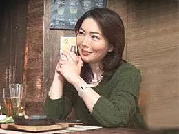 熟女ナンパ ★ 一人呑みしている四十路熟女を自宅に連れ込みセックス！
