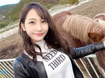 【スレンダー&times;素人】美乳の白ギャルがパコパコ！痴女りだいしゅきホールド！背面のバウンド騎乗位っくす！