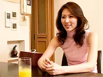 【人妻&times;近親相姦】オナニーを泊まりに来た甥っ子に覗きされる美魔女主婦！しっかり迫られキッチンやお風呂でパコられちゃう！