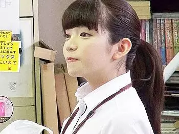 SOD女子社員 史上最高に恥ずかしがり屋の美少女が自分なりの限界エロに挑戦！手コキやオナニーで照れまくってるｗ 中原愛子