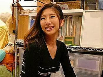 色気があるきれいな素人の女♪　自宅でのHな撮影を赤面をしながら楽しんで乱れることになる