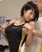 【盗撮痴漢】競泳水着の美少女が悪徳整体師にセクハラマッサージをされチンポを挿入されてしまう!