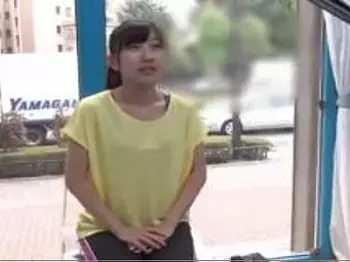 (マッサージ+リフレ)超絶可愛い美少女の膣圧チェック！エッチなマッサージからの強制生ハメ生出し！魅力的な女の子