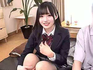 【素人ナンパ】「なんか変な感じ//」ロングヘアの制服女子！女子校生がお兄ちゃんとオイルエステに挑戦！