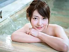 親しみ感溢れる美人妻を連れて温泉ドライブ！旦那を忘れて不倫SEX！ 加藤沙季