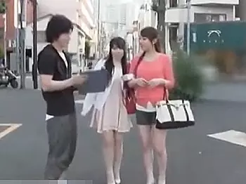 ★母娘ナンパ｜寝取り企画★スポーツジムのインストラクターを装い親子に近づくマッチョ男。49歳ママが筋肉フェチみたいョ..