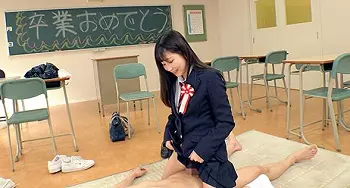 【女子高生】卒業直後のピュアな制服美少女に初めてのデカチン見せたら大興奮！卒業記念に極太チンポ生ハメSEXで大量中出し！