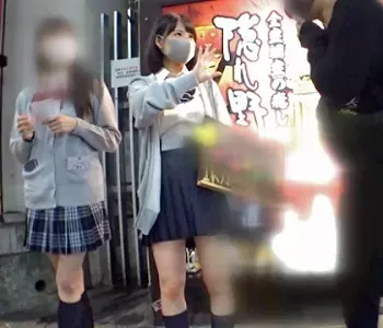 ＜1●歳＞※制服Jk姿のロリ娘をハメ撮りキターー(ﾟ&forall;ﾟ)！！アウロリ感漂う童顔美少女のロリマンコをパコハメ&hearts;♡