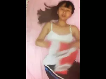 ＜個人 撮影＞年齢的に間違いなくOUTなガチで怒られる女児動画！流出当時も2ちゃんねるを騒がせた現役中学生ｗ＜ロリJC＞